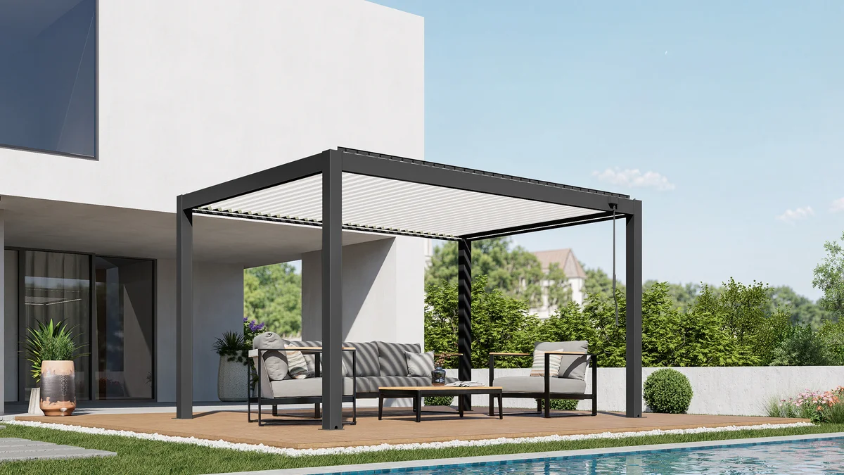 Pergola bioclimatique Proloisirs Iconic aluminium gris avec lames orientables blanches sur terrasse moderne